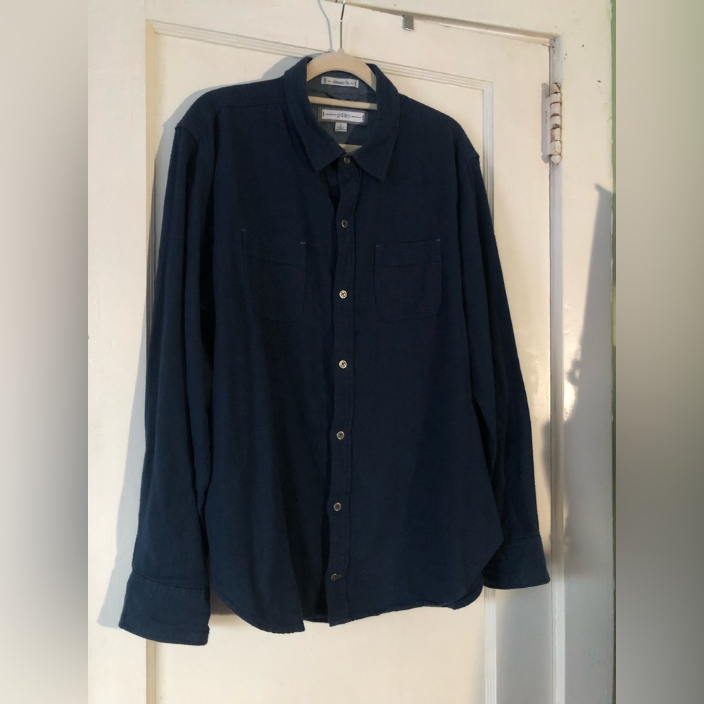 💙𝟻/$𝟸𝟻💙 PD&C classic fit blue button down flannel shirt